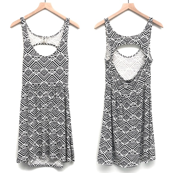 Roxy Dresses & Skirts - Roxy Black and White Tribal Dress - Size XL